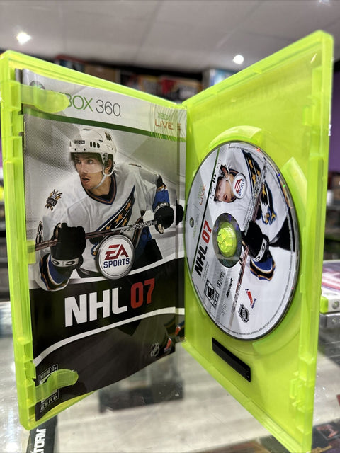 NHL 07 (Microsoft Xbox 360, 2006) CIB Complete Tested!