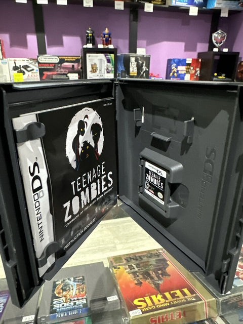 Teenage Zombies: Invasion of the Alien Brain Thingys (Nintendo DS) Complete