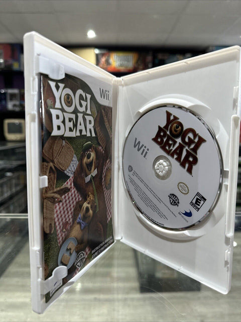 Yogi Bear (Nintendo Wii, 2010) CIB Complete Tested!