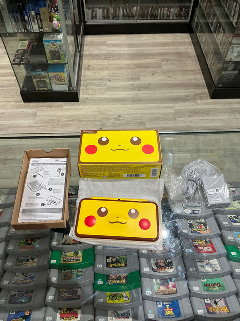 new Nintendo 2DS XL Pikachu Edition - CIB Complete Tested