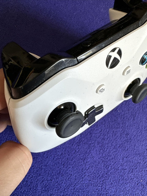 Microsoft Xbox One Wireless Controller White 1708 - FOR PARTS REPAIR Not Working