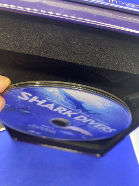 Shark Divers (Blu-ray+DVD, 3-Disc Set, In Collector's Tin Box)