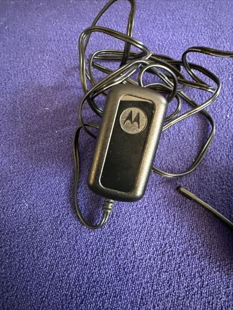 Motorola N136 SPN5447A SYN2317A Bluetooth Headset, Stand + Cords Wires - Tested!
