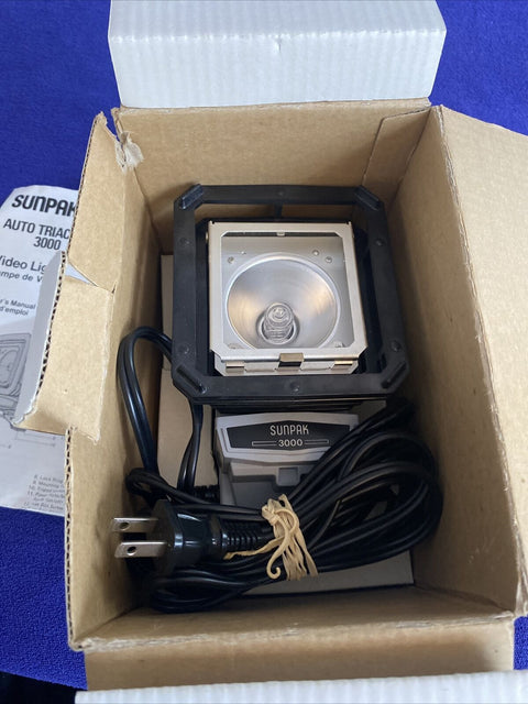 Vintage Sunpak Auto Triac 3000 Video Light w/ Box + Instructions - Tested!
