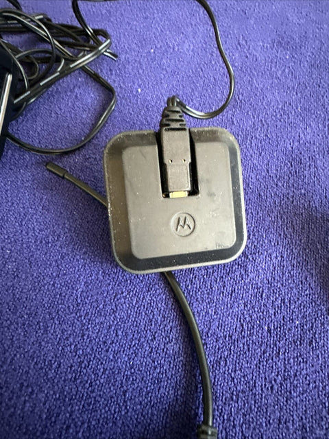 Motorola N136 SPN5447A SYN2317A Bluetooth Headset, Stand + Cords Wires - Tested!