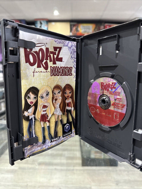 Bratz: Forever Diamondz (Nintendo GameCube, 2006) CIB Complete Tested!