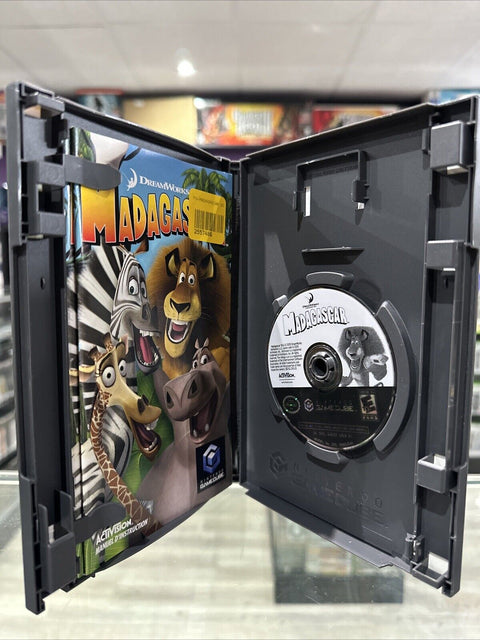 Madagascar (Nintendo GameCube, 2005) CIB Complete Tested!