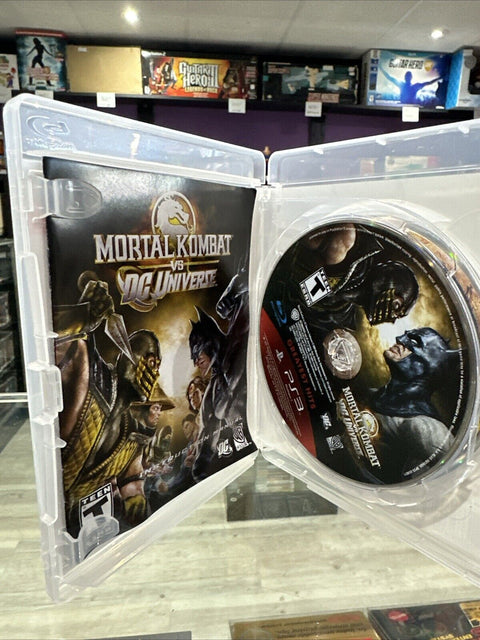 Mortal Kombat vs. DC Universe Silver Shield Edition w/ Movie - Playstation 3 PS3