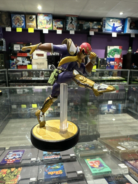 Nintendo amiibo Super Smash Bros Series Captain Falcon Figure