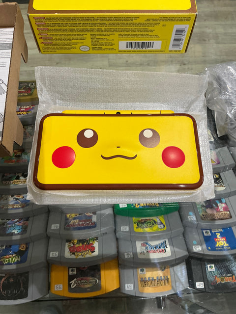 new Nintendo 2DS XL Pikachu Edition - CIB Complete Tested