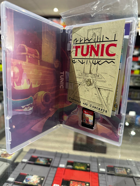 Tunic Deluxe Edition - Nintendo Switch