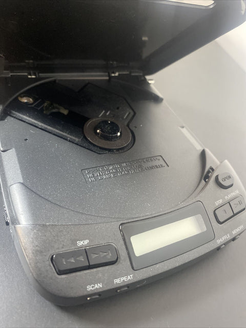 *FOR PARTS* Emerson Digital Portable Compact Disc Player AD2527 Discman - Parts