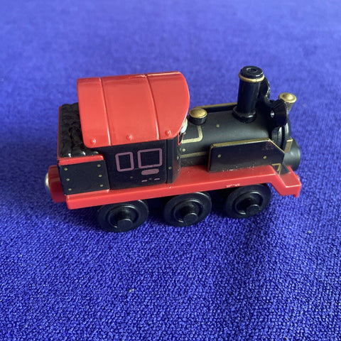 Learning Curve Chuggington Wooden Railway Train Old Puffer Pete Magnetic